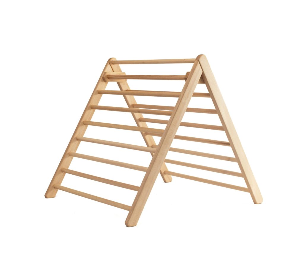 Piklerjev trikotnik za plezanje pri otrocih, Montessori igrača za razvoj ravnotežja, koordinacije in grobe motorike pri otrocih od 2 let dalje